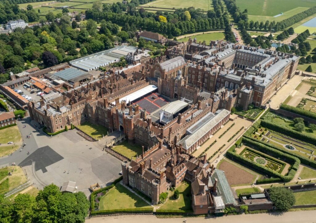 15 Iconici Luoghi di Riprese di Bridgerton da Visitare in Inghilterra: Scopri le Meraviglie del Regency